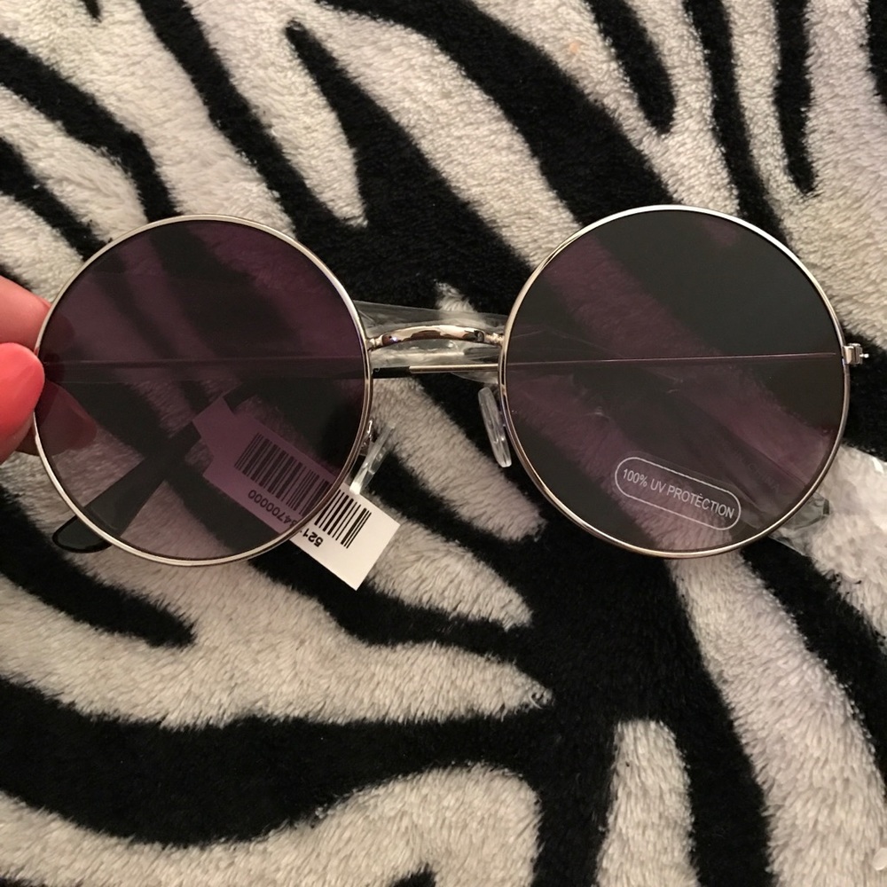 Silver circle lens sunglasses