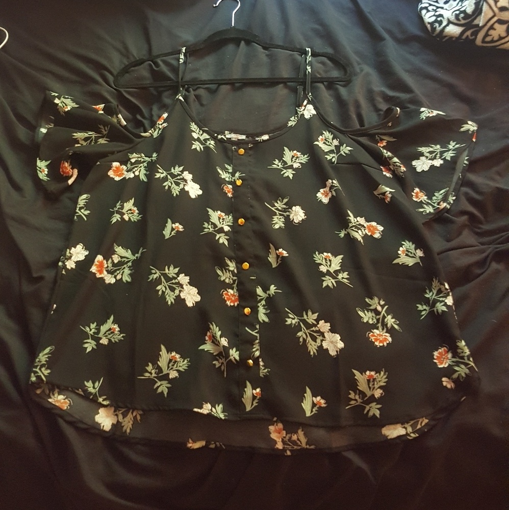 Open Shoulder Top Size XL