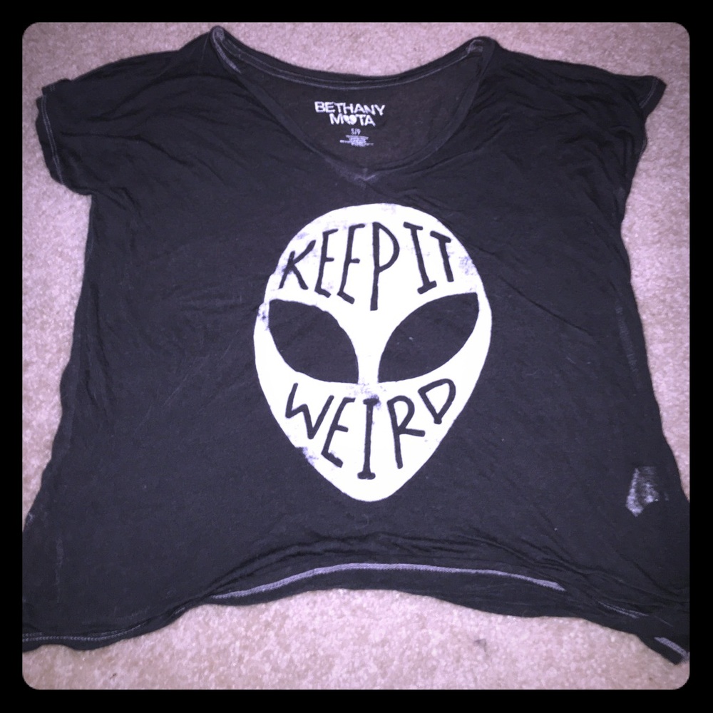 Keep it weird alien tee