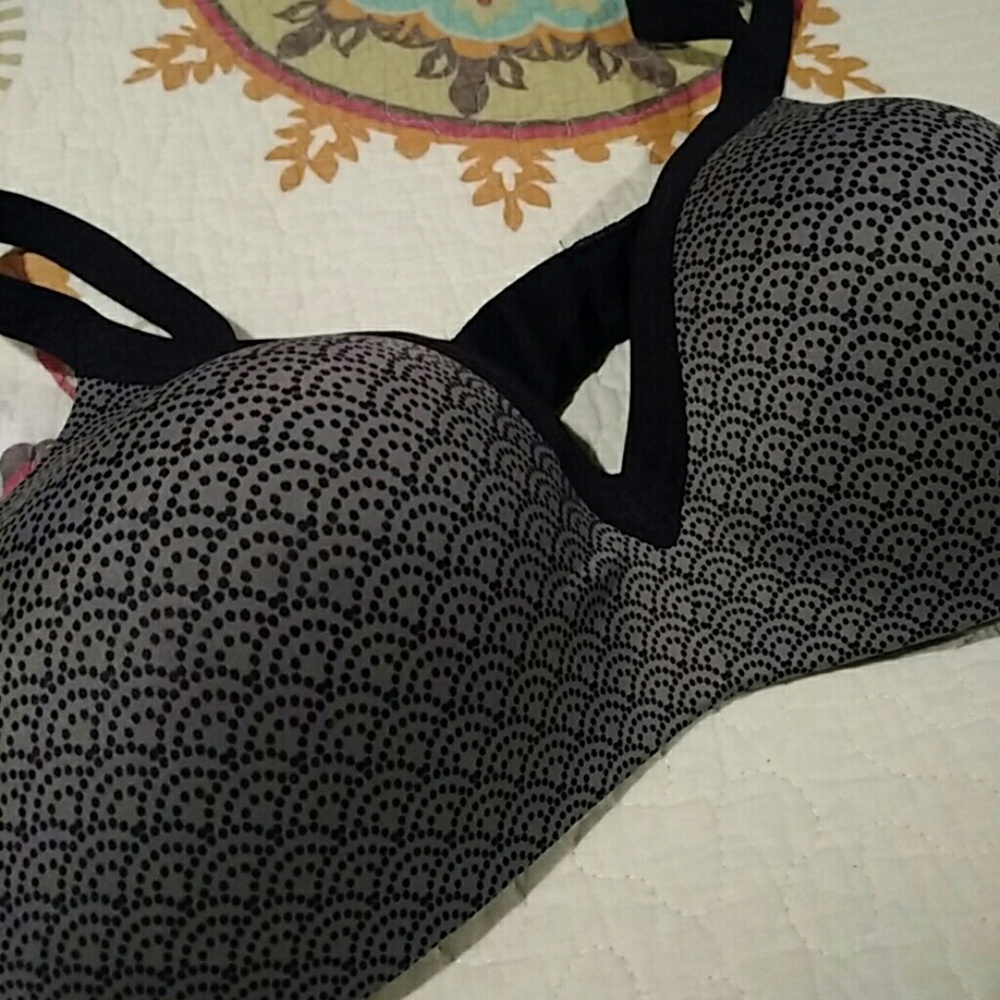 Bra. 36b. Wireless