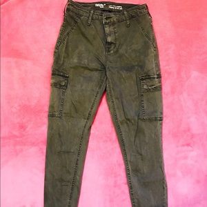 Mossimo army green cargo skinny jeans