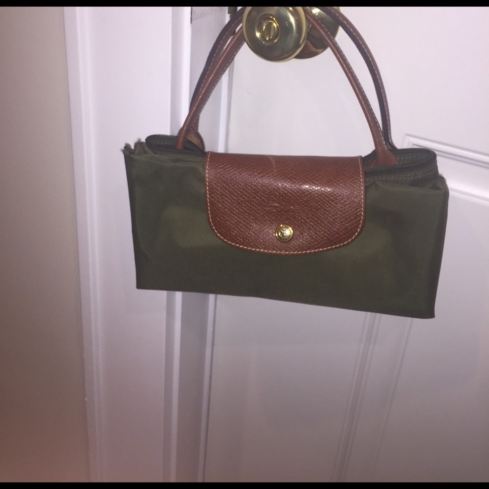 Medium Longchamp tote 👜  Olive Green! Like new!