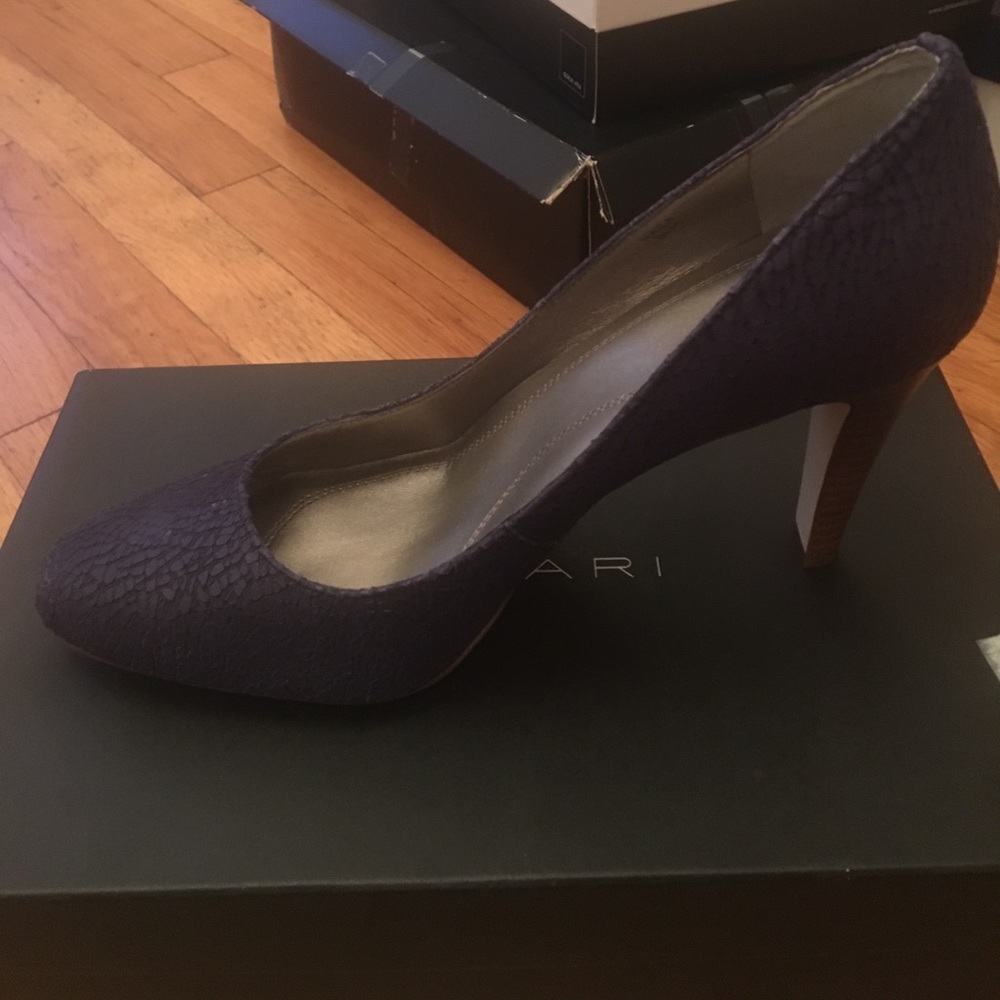 Tahari royal blue pumps-size 8.5