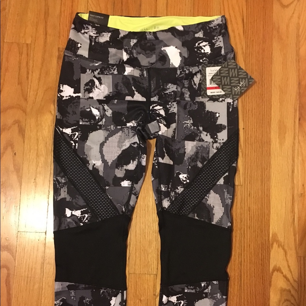 Nicole Miller Active Cropped Leggings