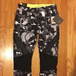 Nicole Miller Active Cropped Leggings