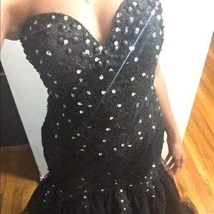 I am selling my lovely prom dress. #promSeason