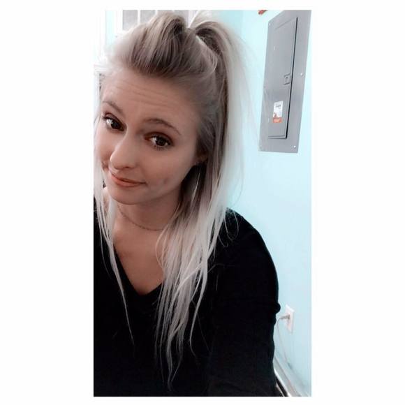 Meet your Posher, Kelley - Picture 1 of 1