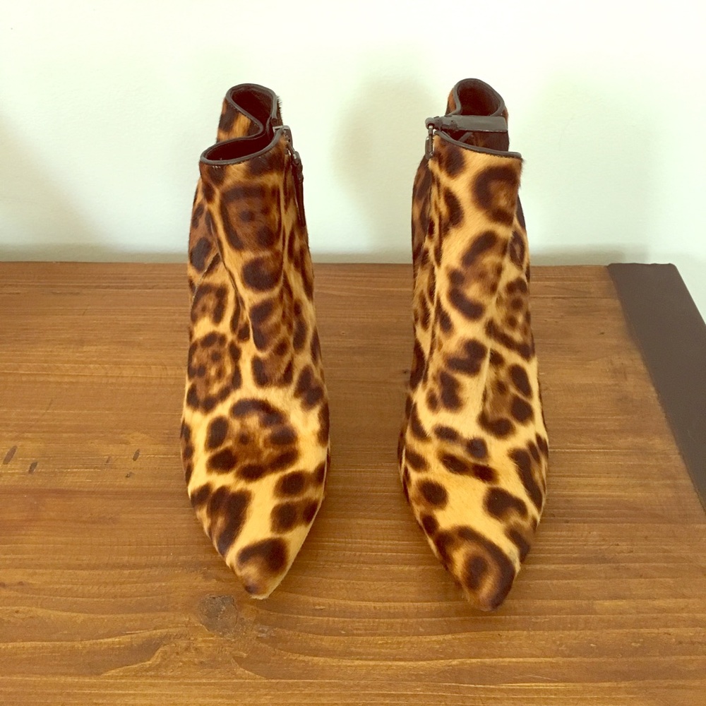 Vera Wang Cheetah booties