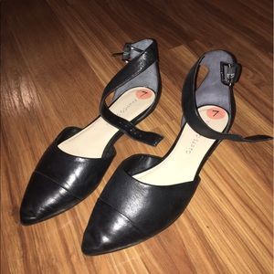 Black pointed flats