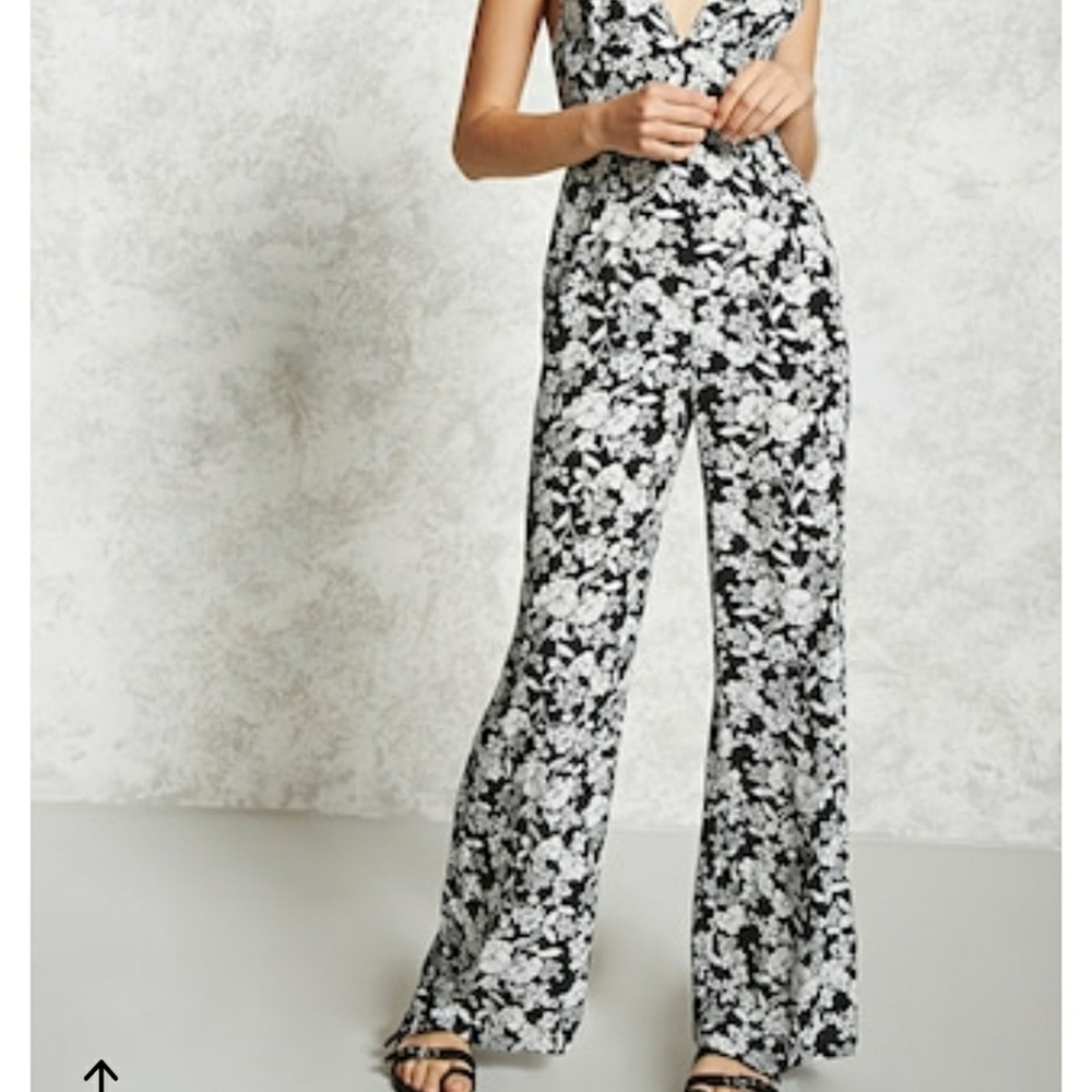 NWOT Super wide legged jumpsuit