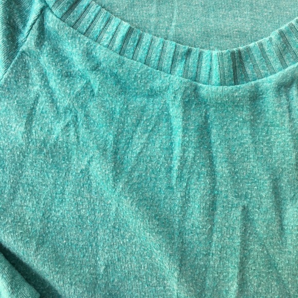 Delia’s 3/4 Sleeve Sweater - Picture 3 of 4