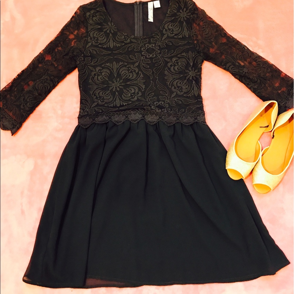 Francesca's navy blue dress 👗