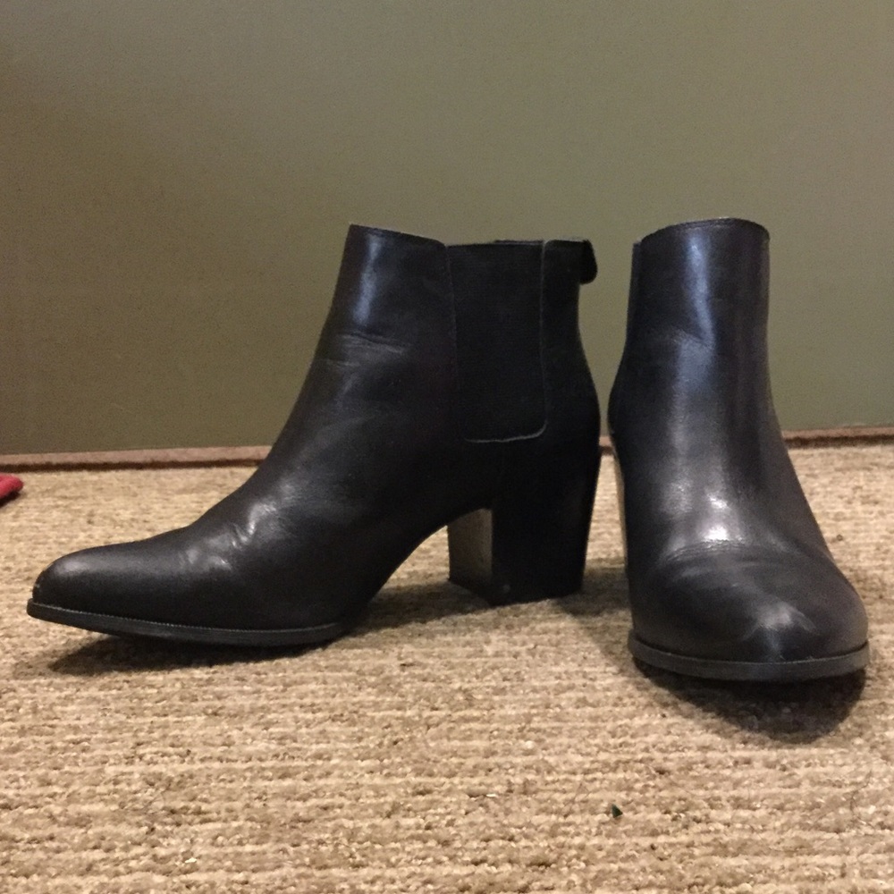Black Anne Klein Chelsea boots