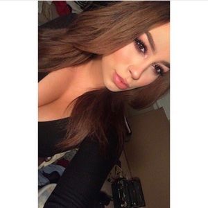 Meet your Posher, Alexis