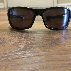 MEN'S OAKLEY sunglasses