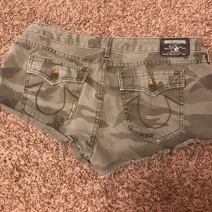 True religion camo shorts size 32