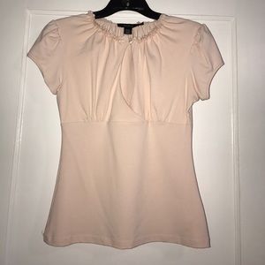 Arden B light pink short sleeve keyhole top size M
