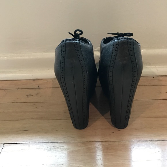 Steve Madden black leather Oxford wedges - Picture 3 of 4