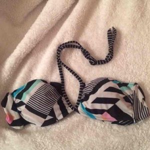 Reversible bikini top