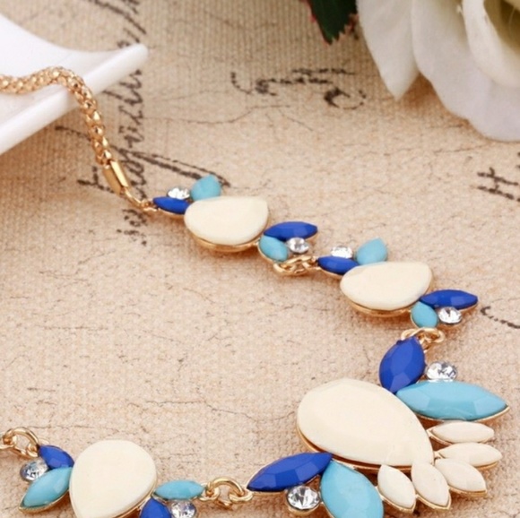 Blue Peddle Statement Necklace - Picture 2 of 4