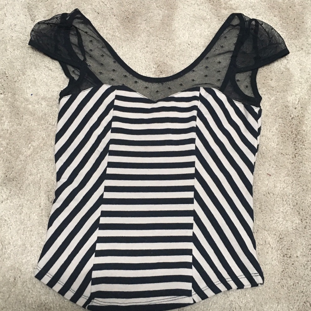 Funky stripped Monteau top