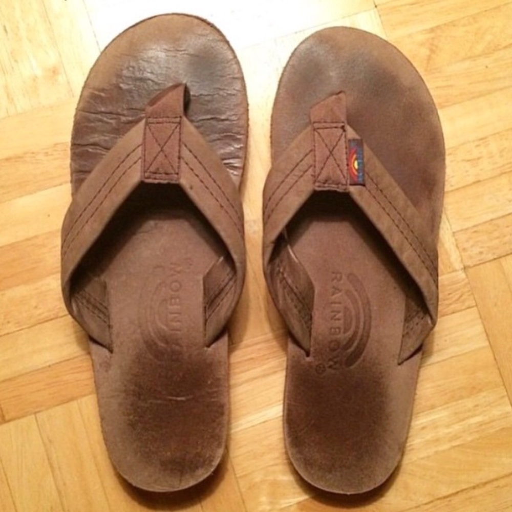 Brown rainbow sandals size 5.