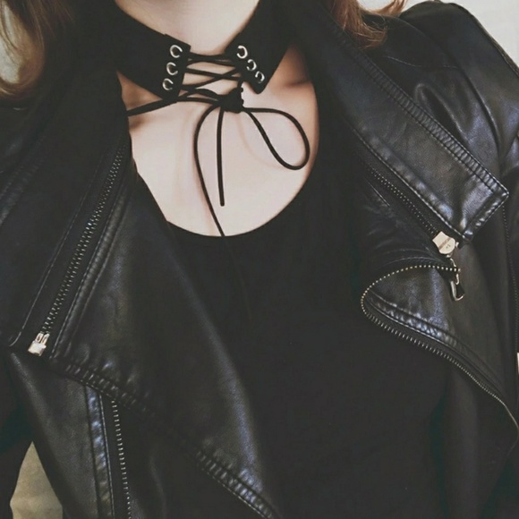 🔴Vegan Suede Lace-up Choker - Picture 3 of 5