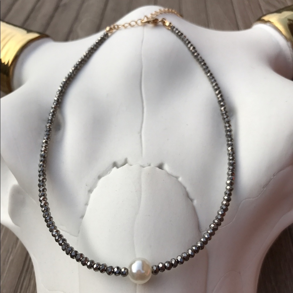Pearl choker