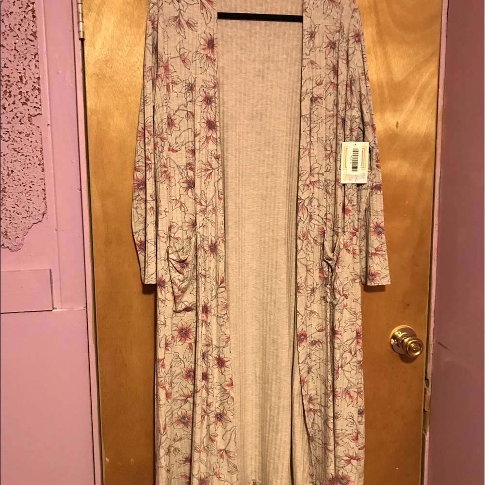 Bnwt medium floral lularoe Sarah