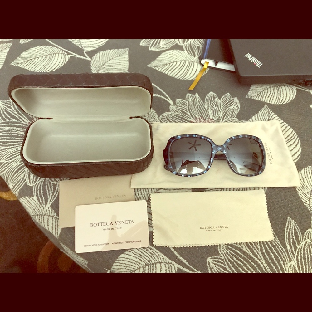 Bottega Veneta Navy Sunglasses