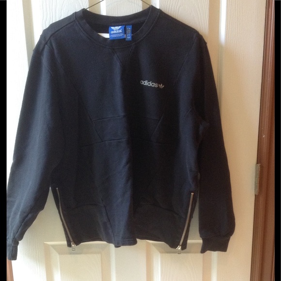 adidas Tops - Adidas sweatshirt