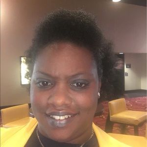 Meet your Posher, Denedra