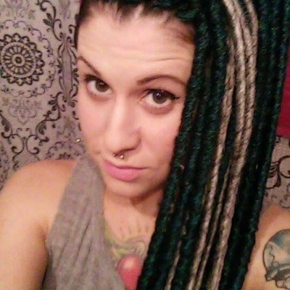 Meet your Posher, Rae - Picture 1 of 1