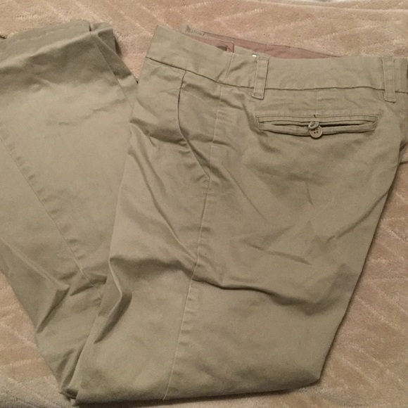 Tan khaki pants great shape only wore a few times - Picture 1 of 4