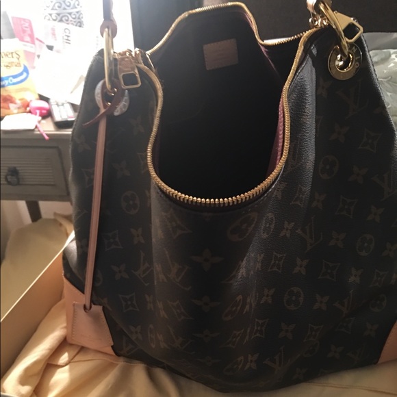 TRADE - Picture 6 of 8