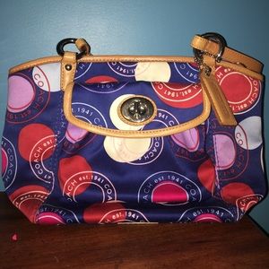 Medium size coach bag