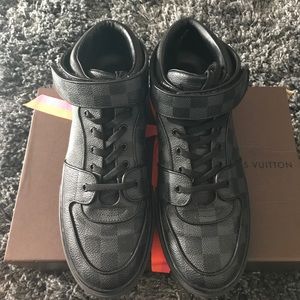 Louis Vuitton men shoes