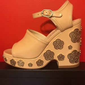 Chanel crumpled sandals