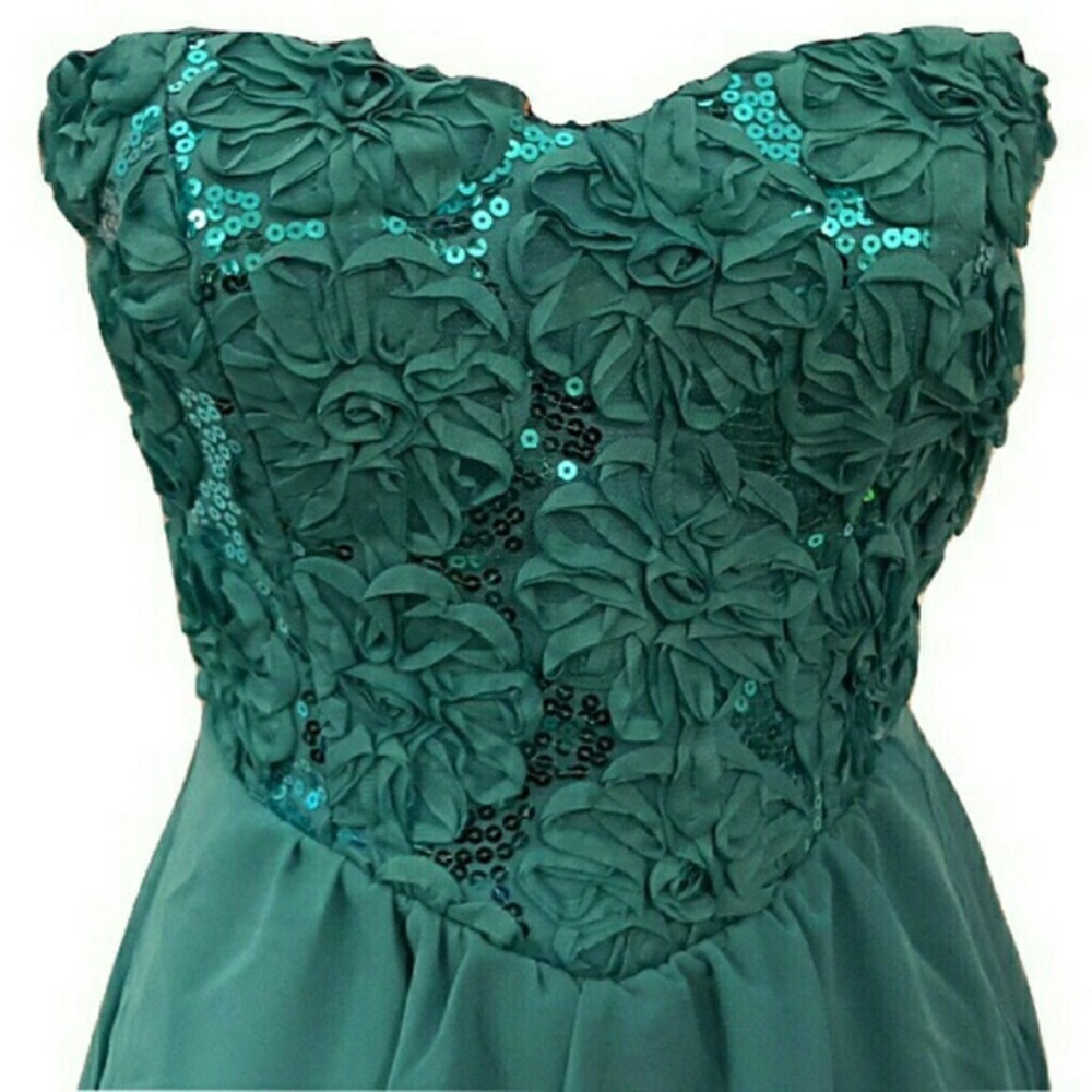 NEW 9 Strapless Green Speechless Hi Low Prom Dress - Picture 2 of 7