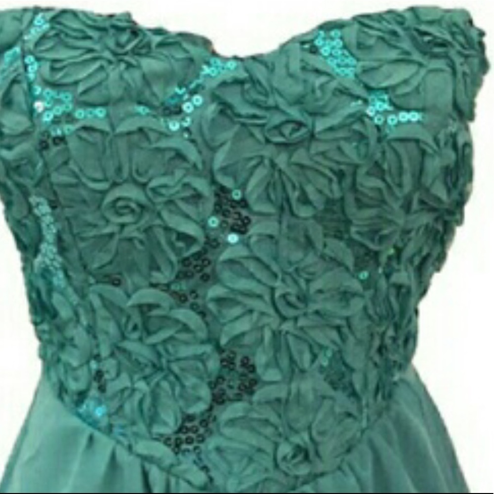 NEW 9 Strapless Green Speechless Hi Low Prom Dress - Picture 5 of 7