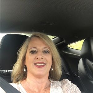 Meet your Posher, Pam