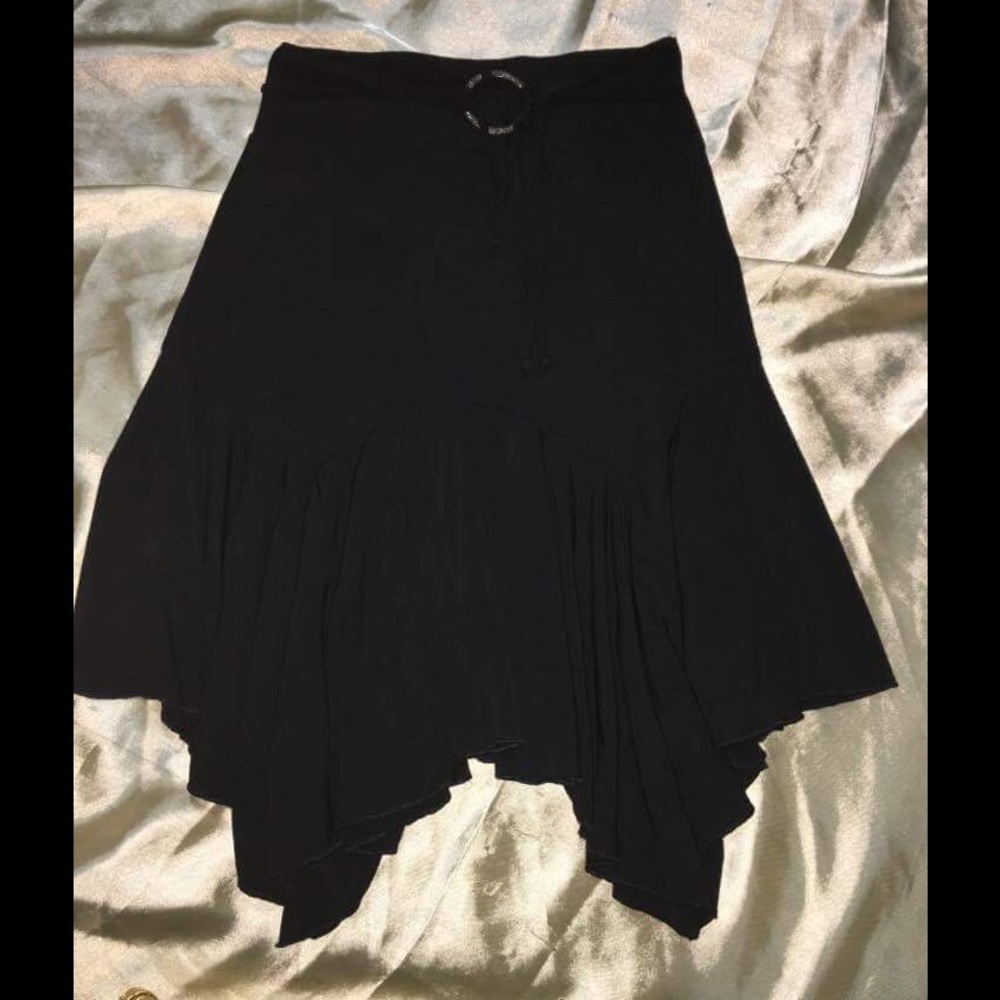 IZ BLACK SKIRT