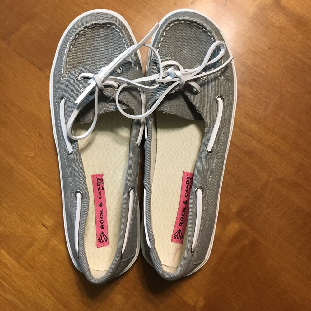 Super cute canvas boat shoes