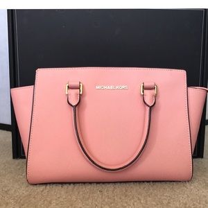 Quick sale! Michael Kors Selma Small Leather Bag