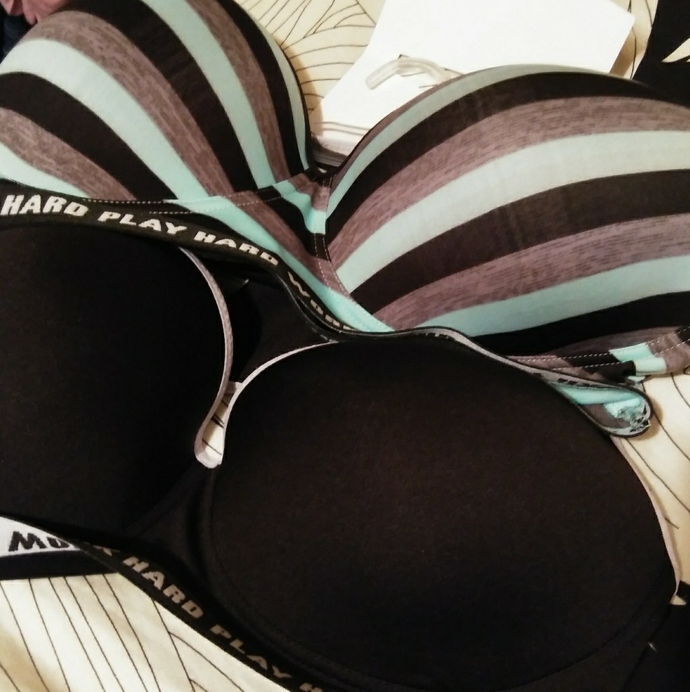 2 sports bras