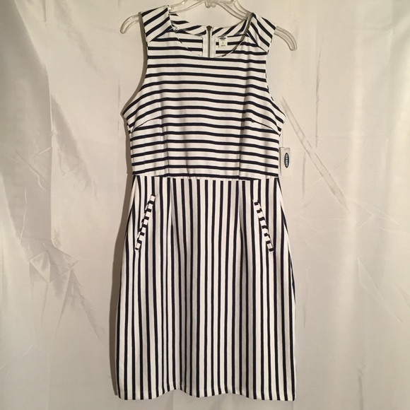 Old Navy Dresses & Skirts - NEW black & white stripe Old Navy dress size S
