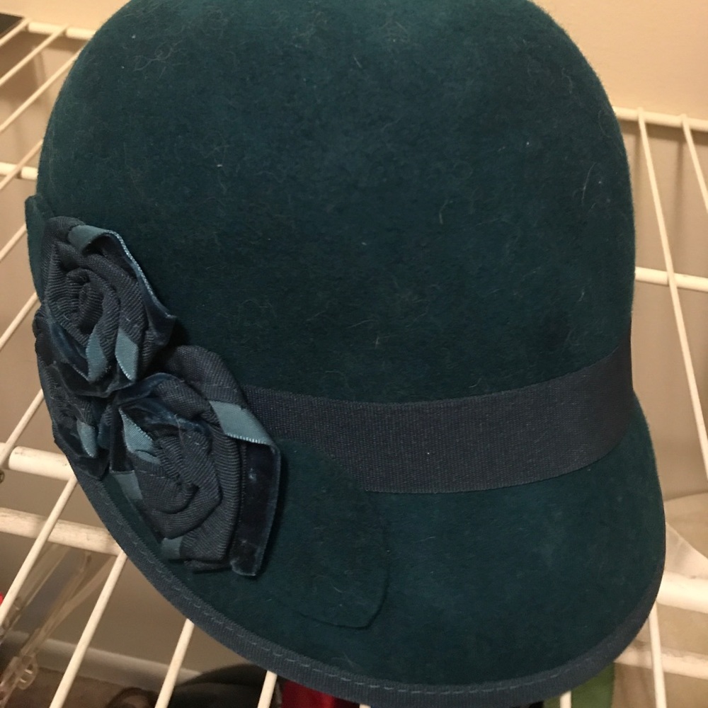 Nine West team felt hat flapper style