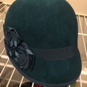 Nine West team felt hat flapper style