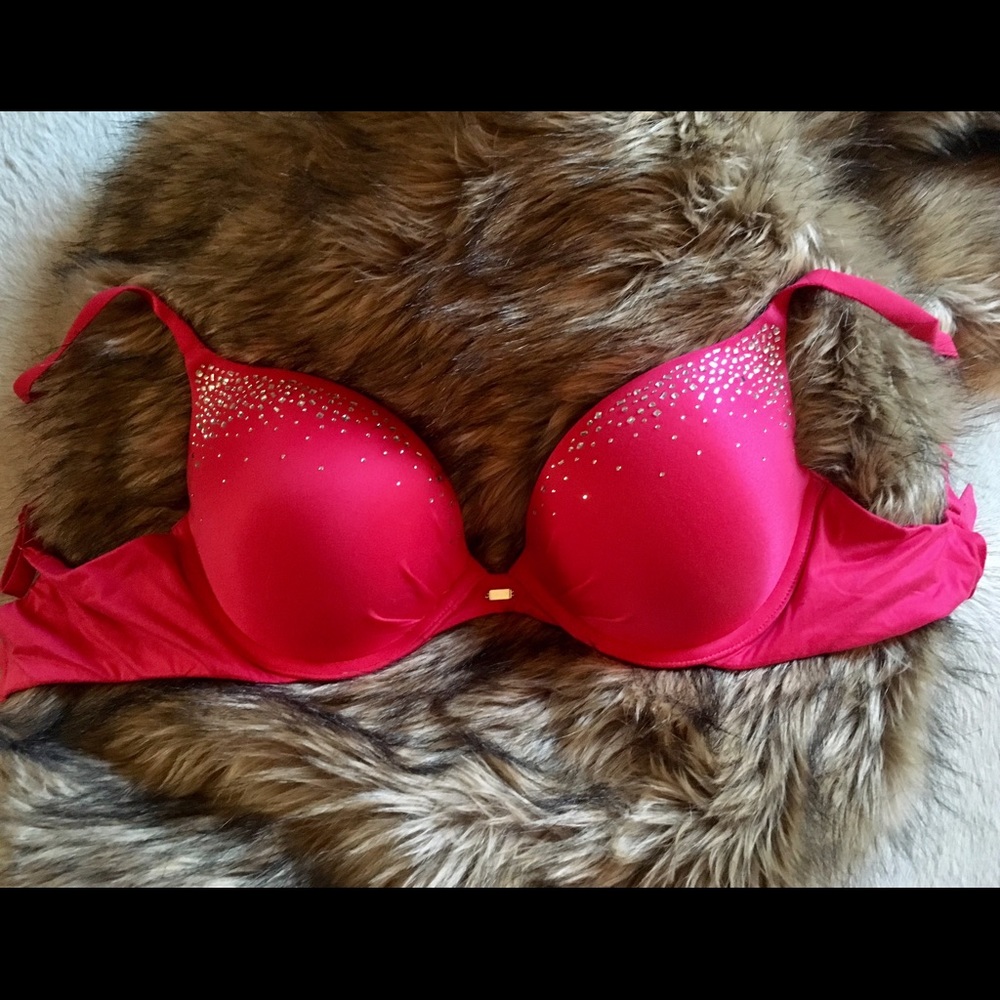 Victorias Secret "Fabulous" PushUp Bra embellished
