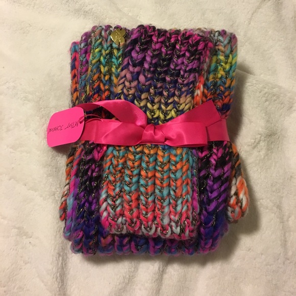 Scarf - Picture 1 of 1
